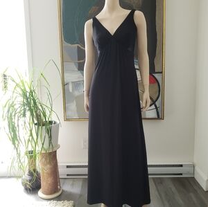 Laundry by Shelli Segal | V-neck Maxi Dress with Mesh Panels